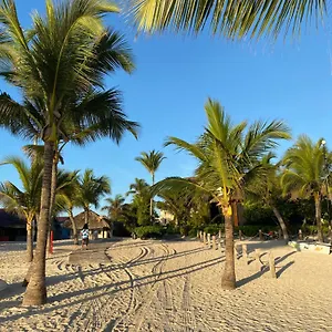 https://happy-place-los-corales.comcaribbean.com